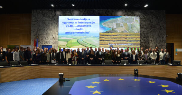 Ministar Vlajčić dodijelio ugovore mladim poljoprivrednicima vrijedne 6,2 milijuna eura