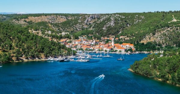 Depopulacija nije zaobišla ni Skradin, ali gradnja vrtića dobra je osnova da i to poprave