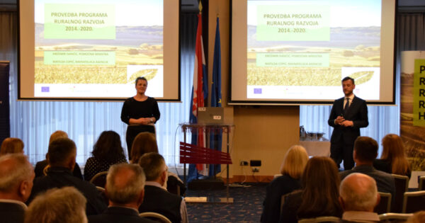 Poljoprivrednici potpisali prvih 309 ugovora za razvoj gospodarstava – svakom potpora od 15.000 eura – novac osiguran za više od 3.000 poljoprivrednika